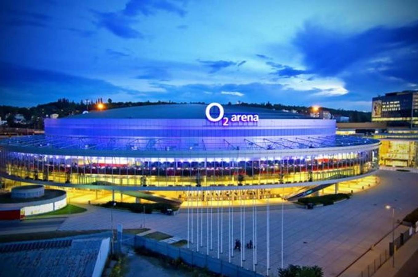 Apartment Ceskomoravska - O2 Arena Praag Buitenkant foto