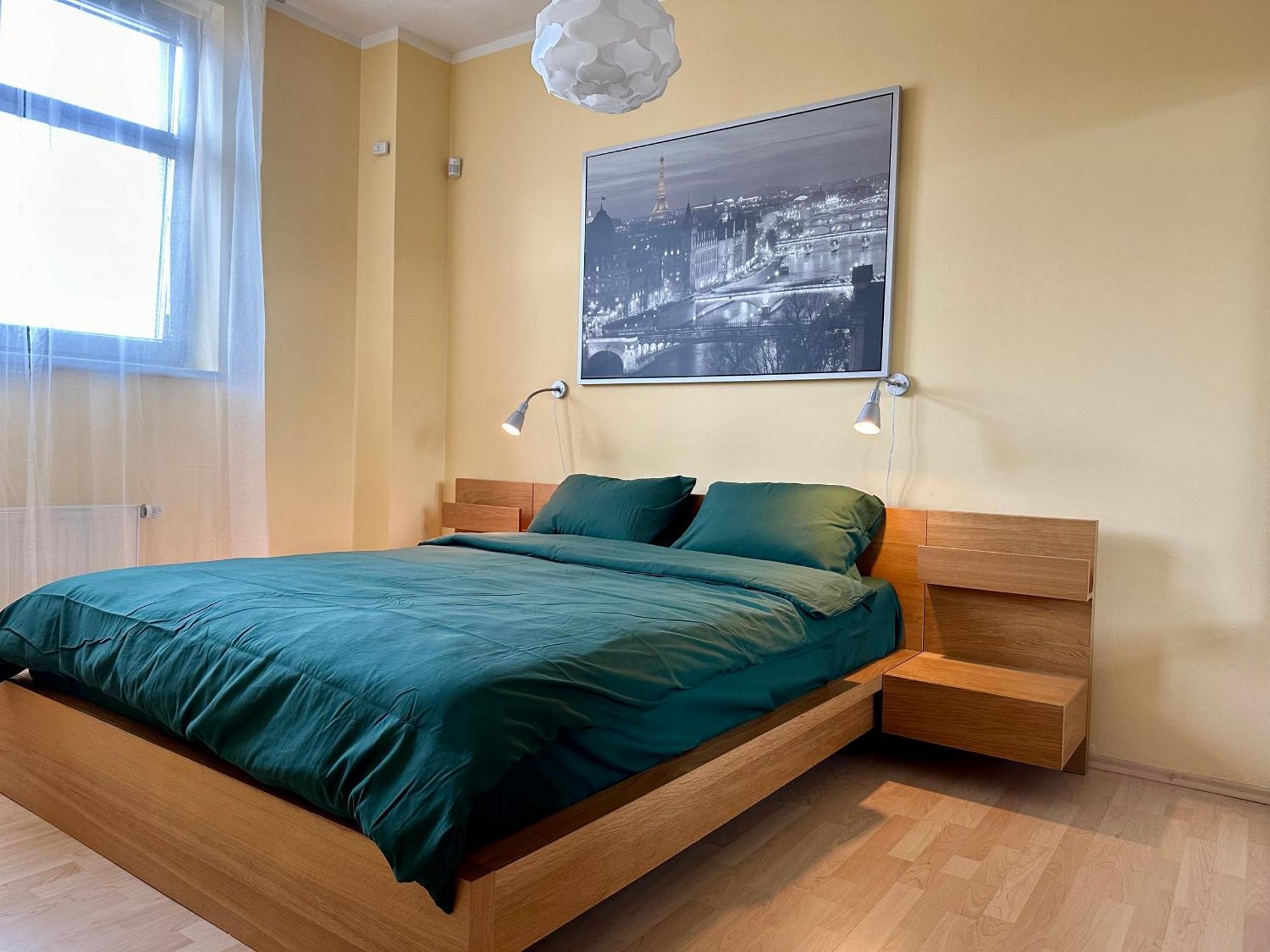 Apartment Ceskomoravska - O2 Arena Praag Buitenkant foto