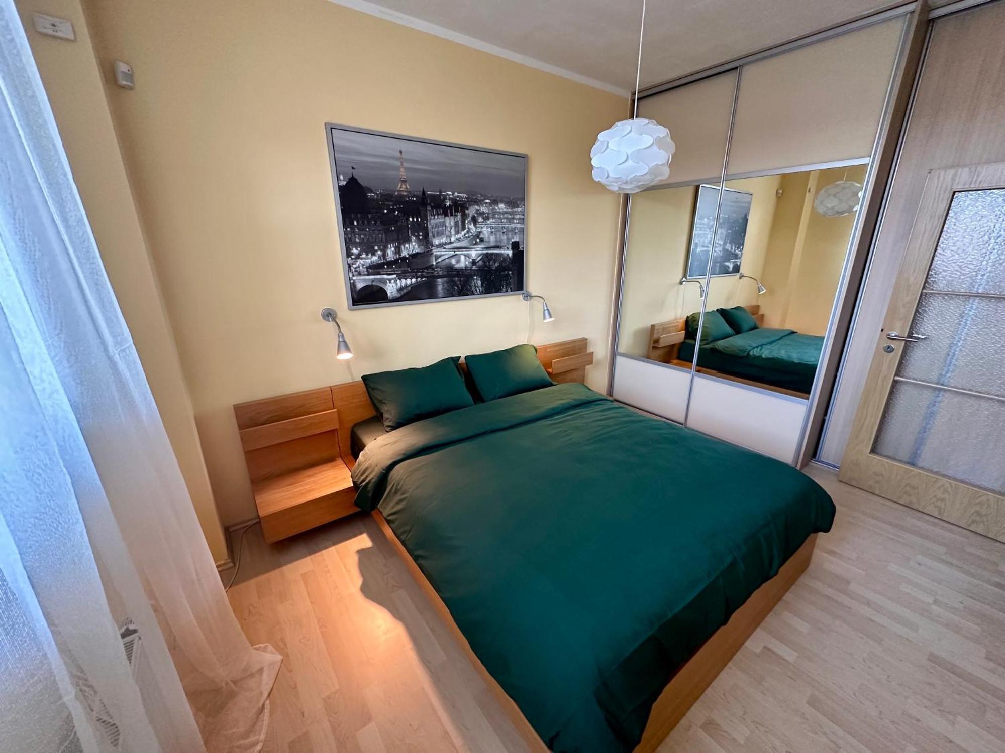 Apartment Ceskomoravska - O2 Arena Praag Buitenkant foto